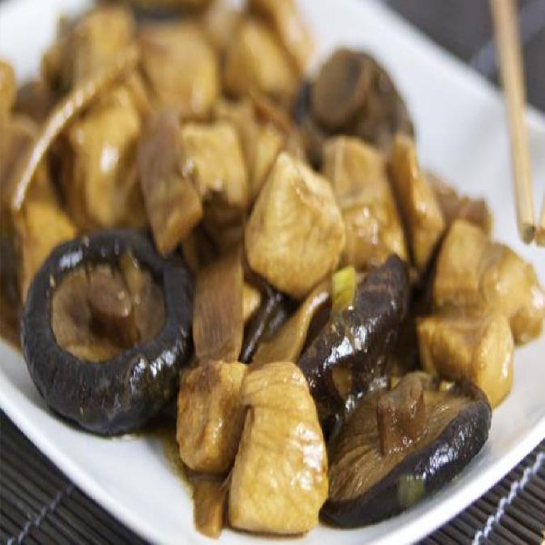 162 POLLO CON FUNGHI E BAMBU`