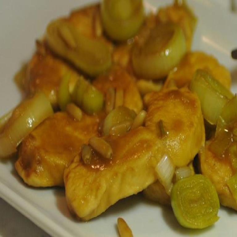 163 POLLO CON PORRI ALLA PIASTRA