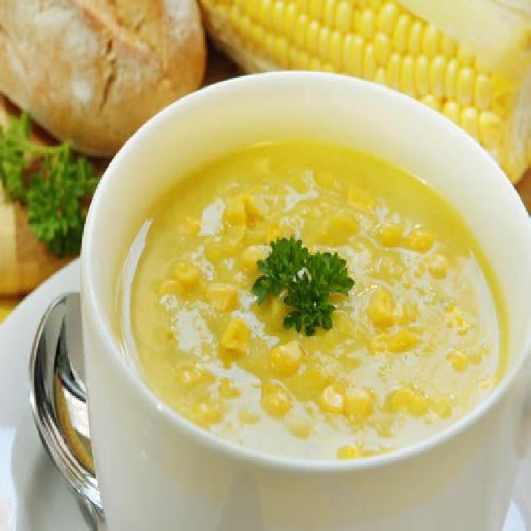 022 ZUPPA DI MAIS CON POLLO