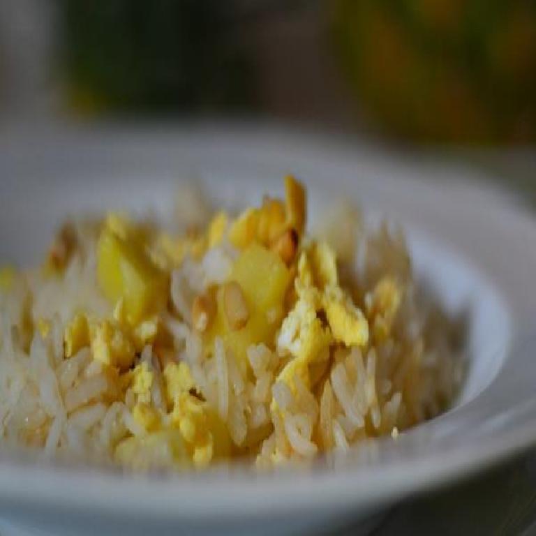 043 RISO CON ANANAS E PINOLI